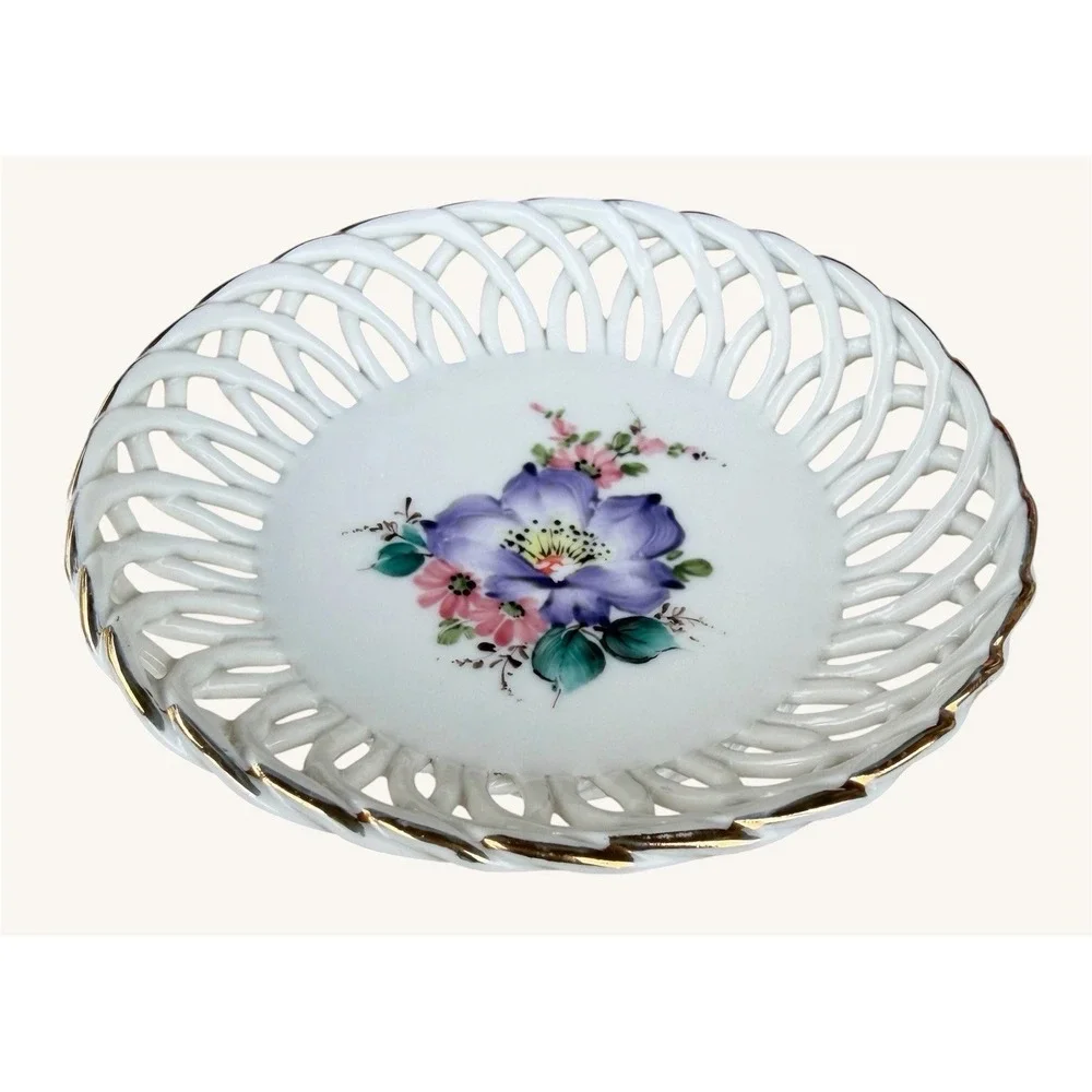 Sumi Porcelain Manufactory this stunning